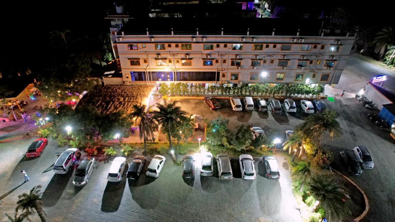 Hotel Silver Resort Daman Exterior photo