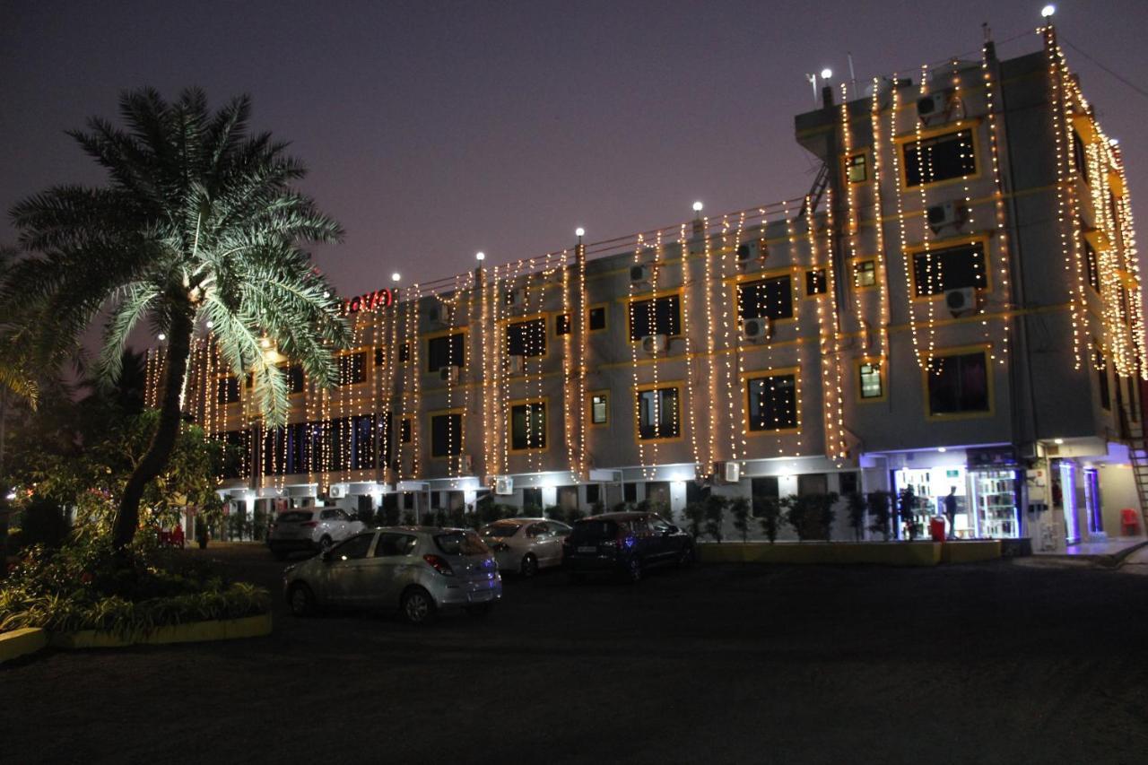 Hotel Silver Resort Daman Exterior photo