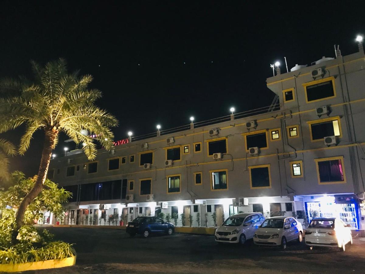 Hotel Silver Resort Daman Exterior photo